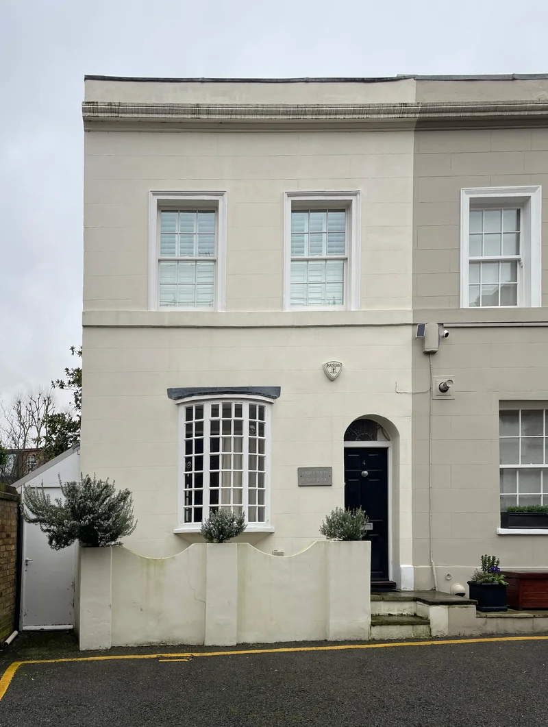 097-4 Gregory Place