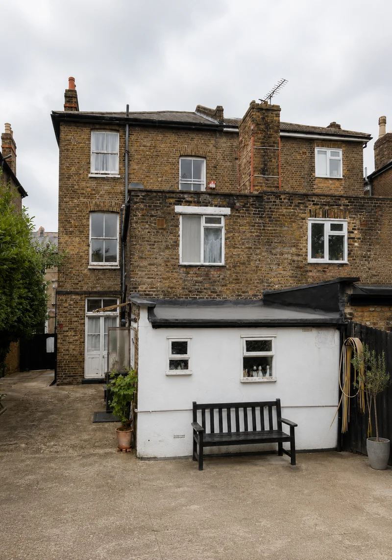 100-16 Dyne Road 